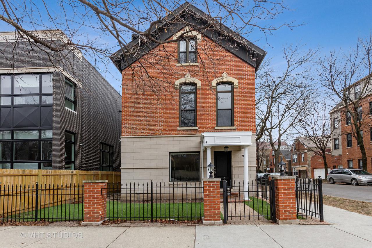 2101 N Oakley Ave., Chicago, IL 60647