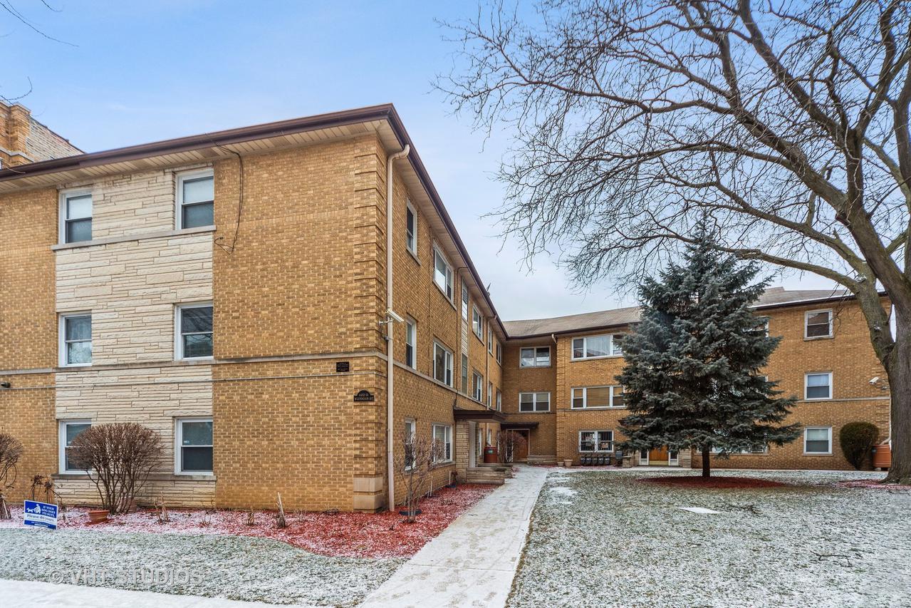 4452 W Gunnison St. #2D, Chicago, IL 60630