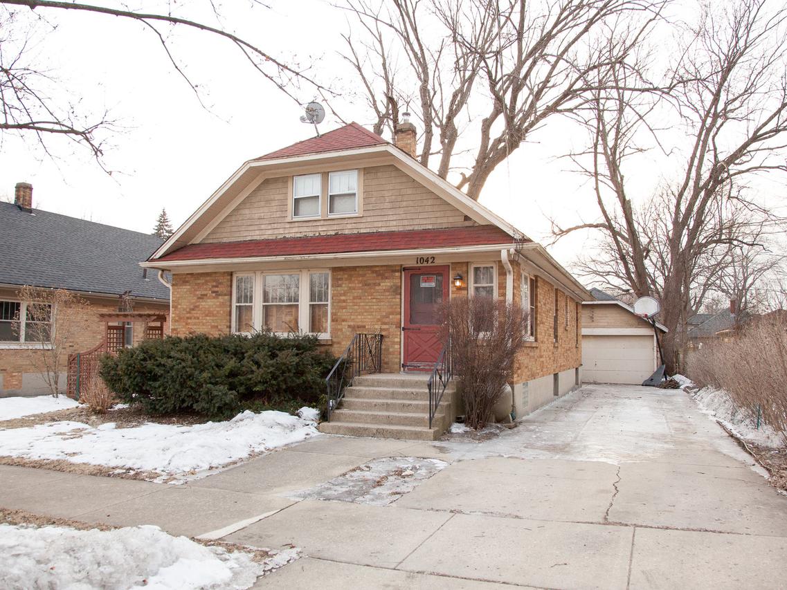1042 Duncan Ave., Elgin, IL 60120