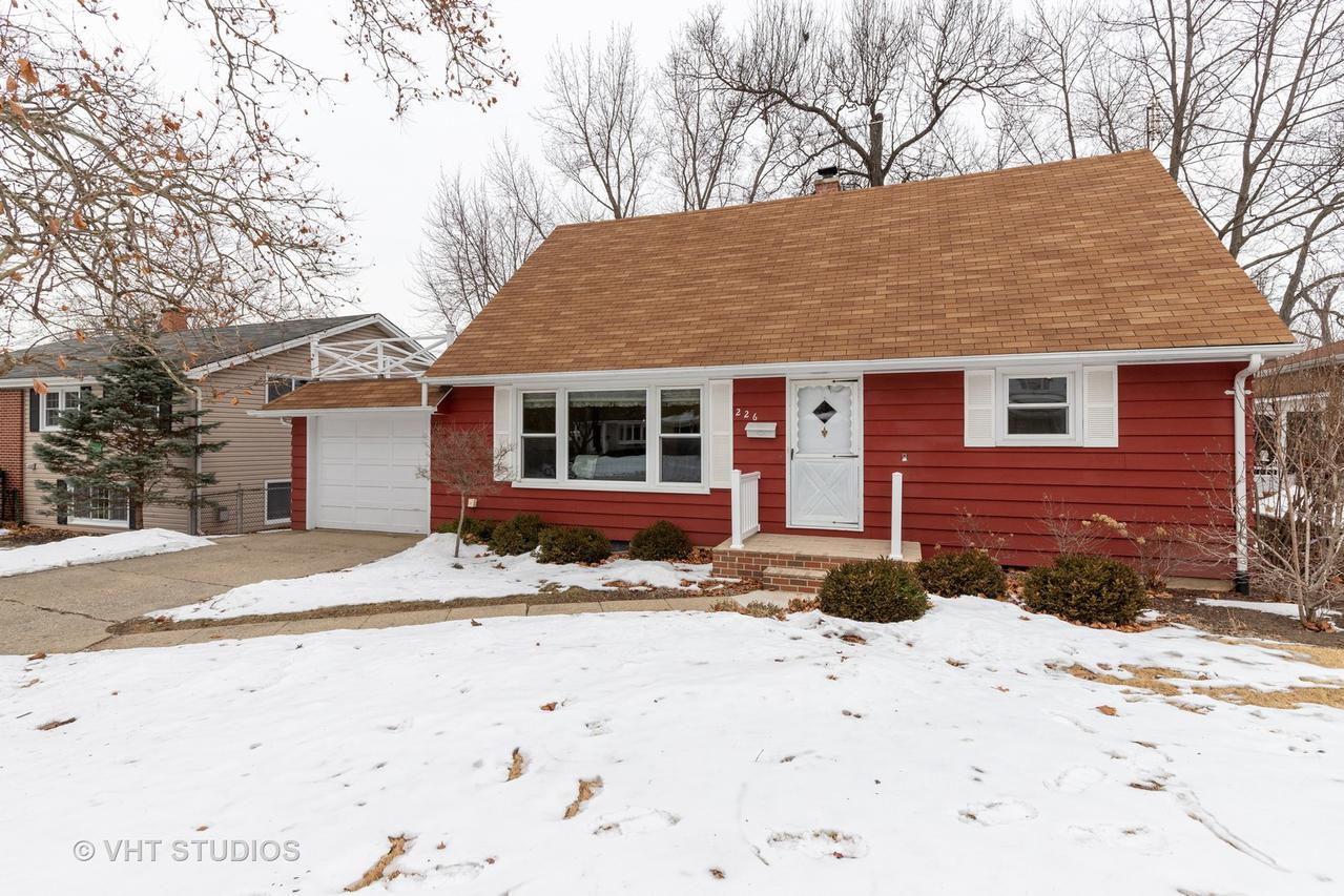 226 Siwiha Dr., Grayslake, IL 60030