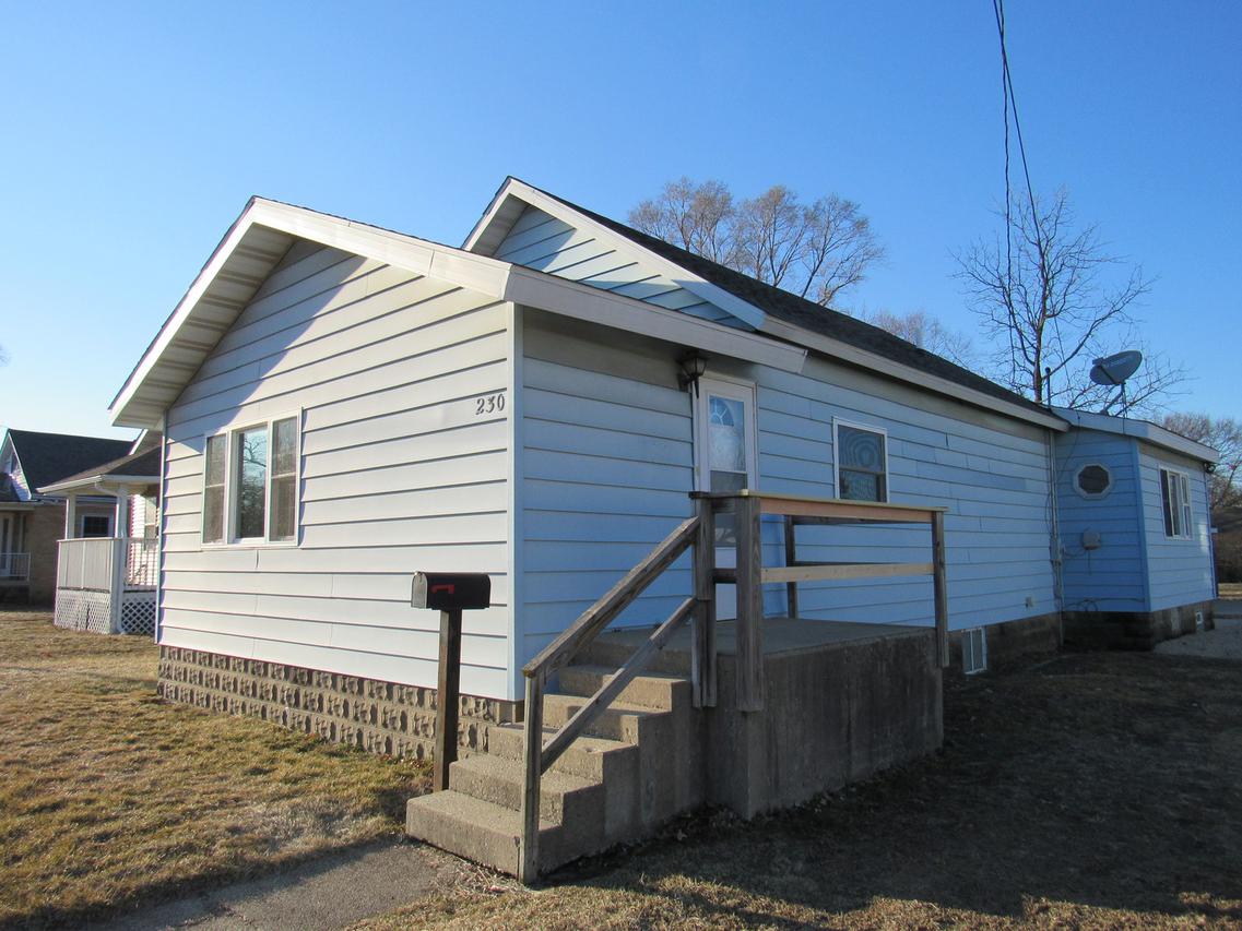 230 W Gordon St., Coal City, IL 60416