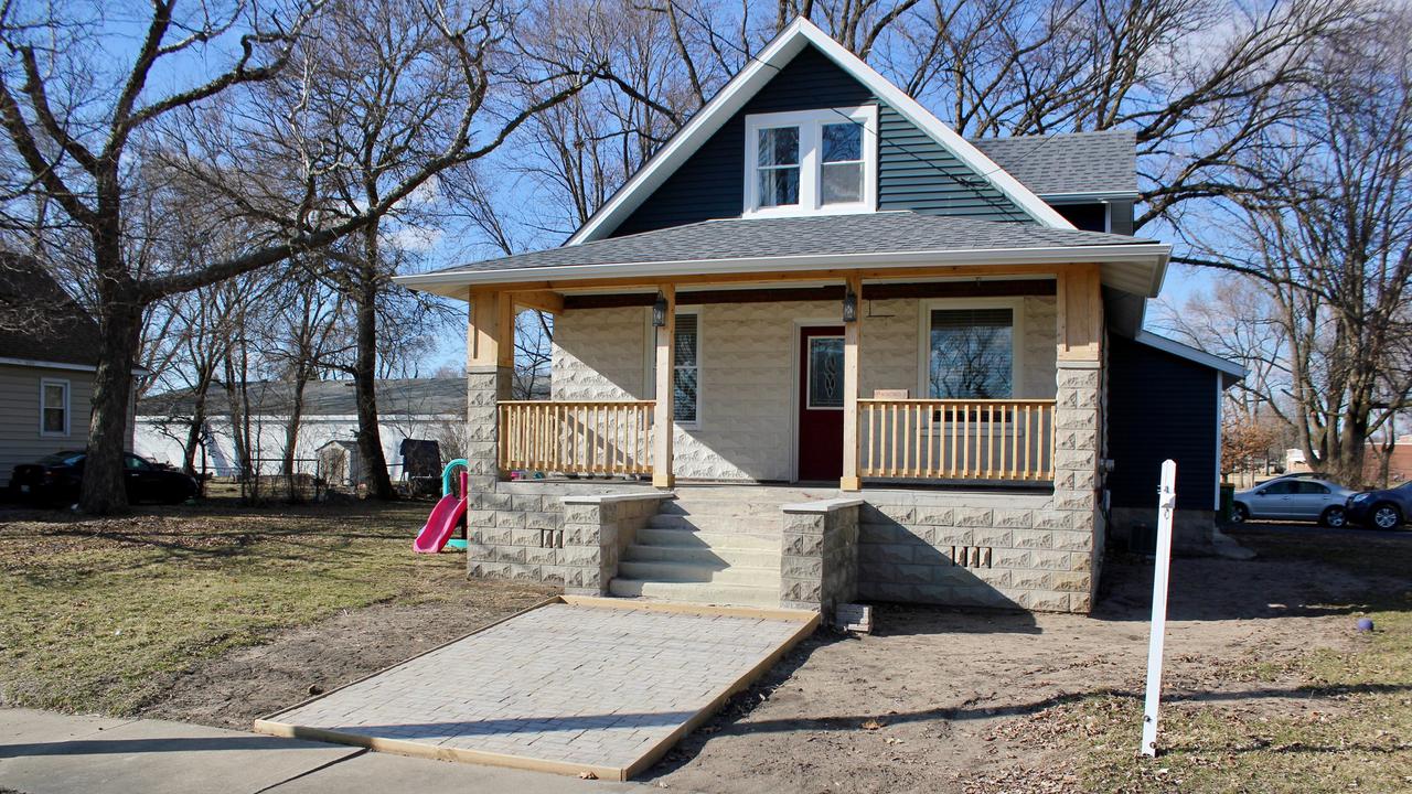 190 E Church St., Coal City, IL 60416