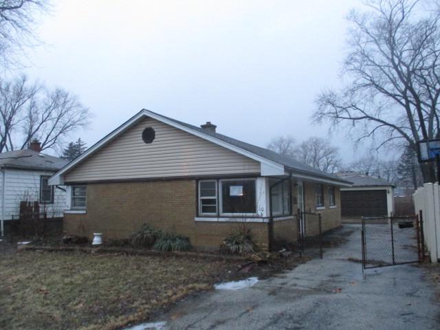 10 S Wisconsin Ave., Addison, IL 60101