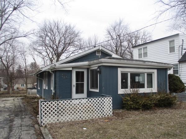 220 Willard Pl., Westmont, IL 60559