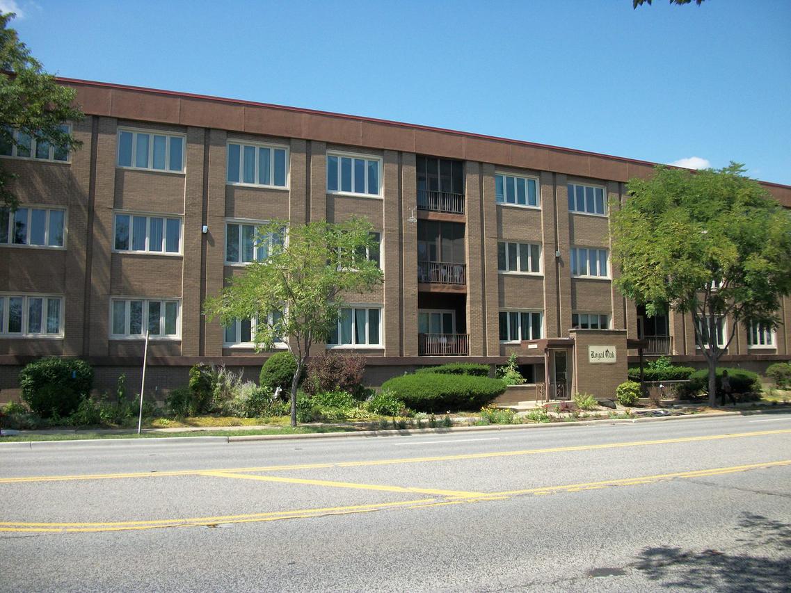 10048 S Pulaski Rd. #2E, Oak Lawn, IL 60453