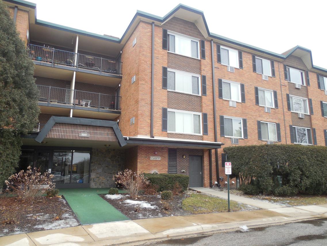 1217 S Old Wilke Rd. #403, Arlington Heights, IL 60005