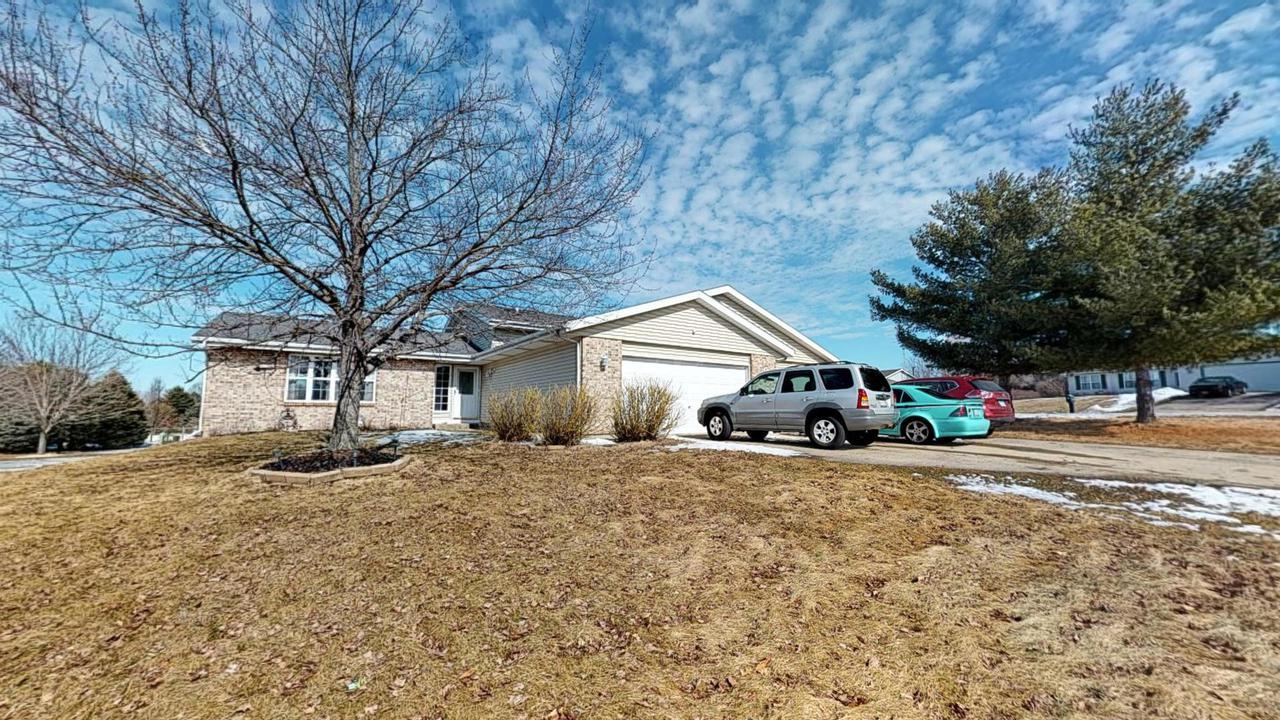 9752 Cherrywood, Roscoe, IL 61073
