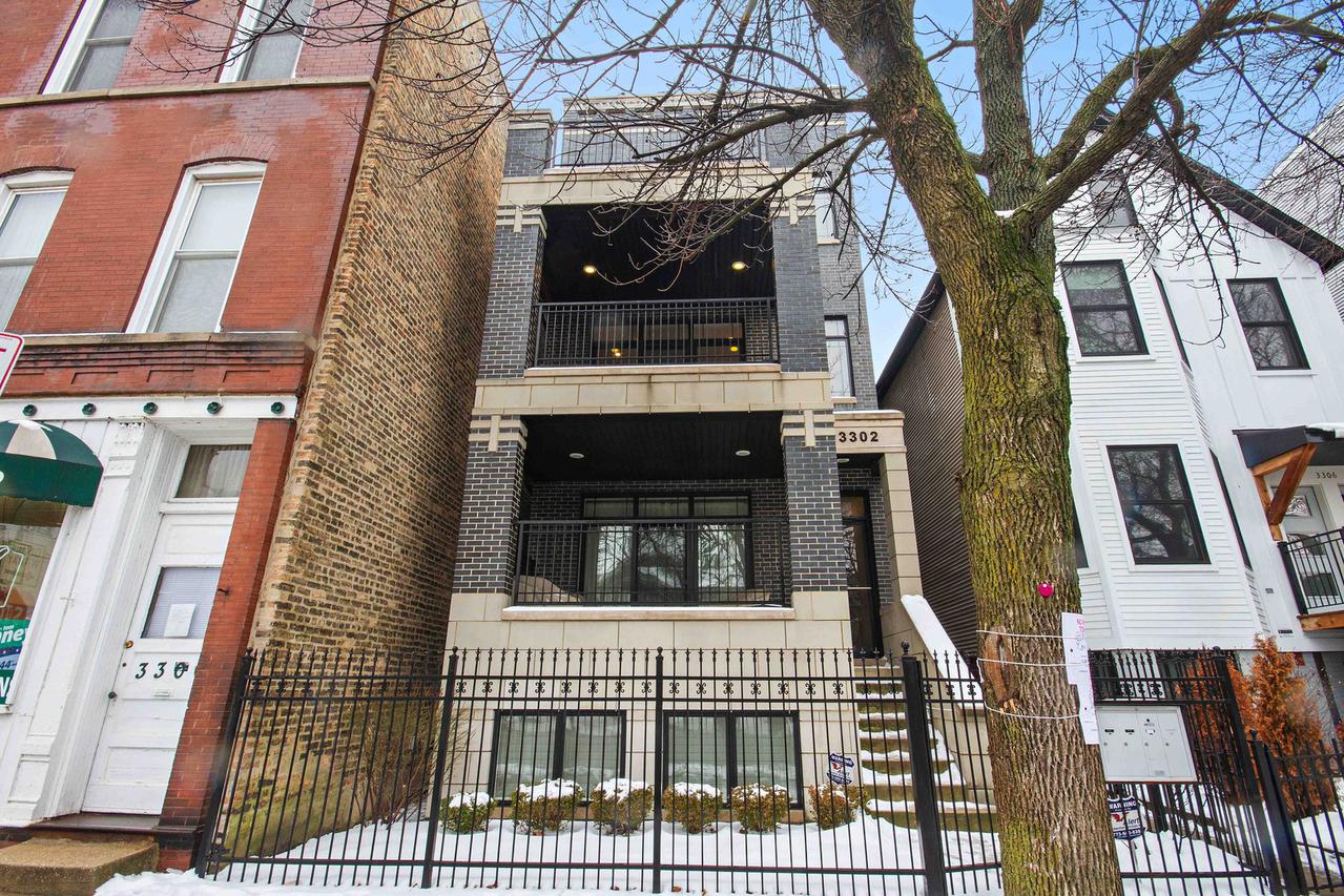 3302 N Racine Ave. #2, Chicago, IL 60657