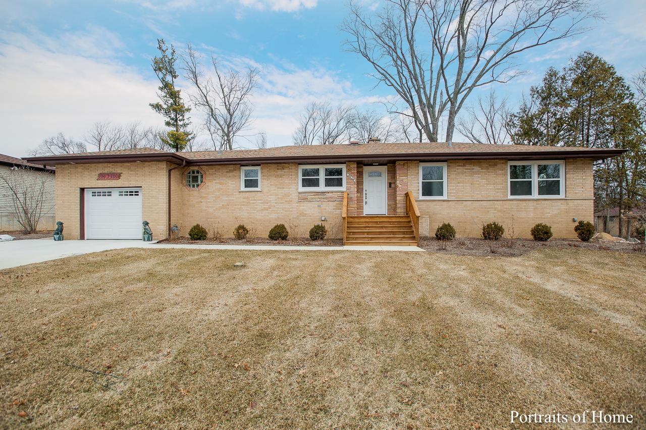 20W260 Belmont Pl., Addison, IL 60101