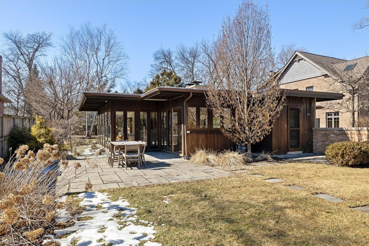 613 Hunter Rd., Wilmette, IL 60091