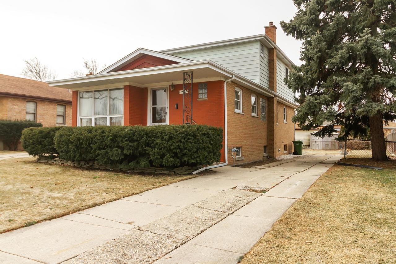 4863 Wick Dr., Oak Lawn, IL 60453