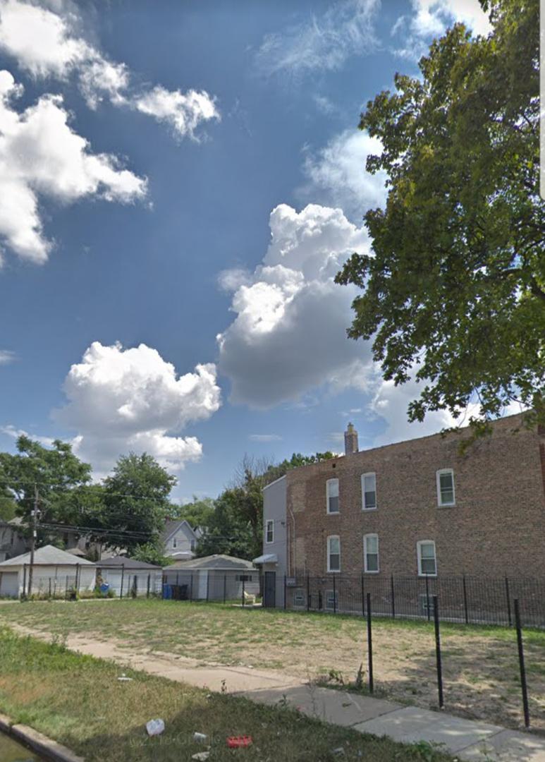 855 N Leclaire Ave., Chicago, IL 60651