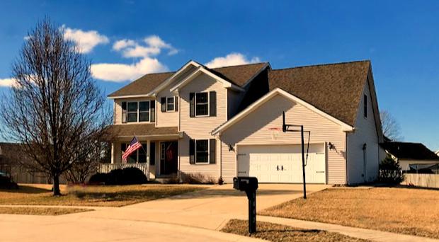 1802 Apple Tree Ct., St. Joseph, IL 61873