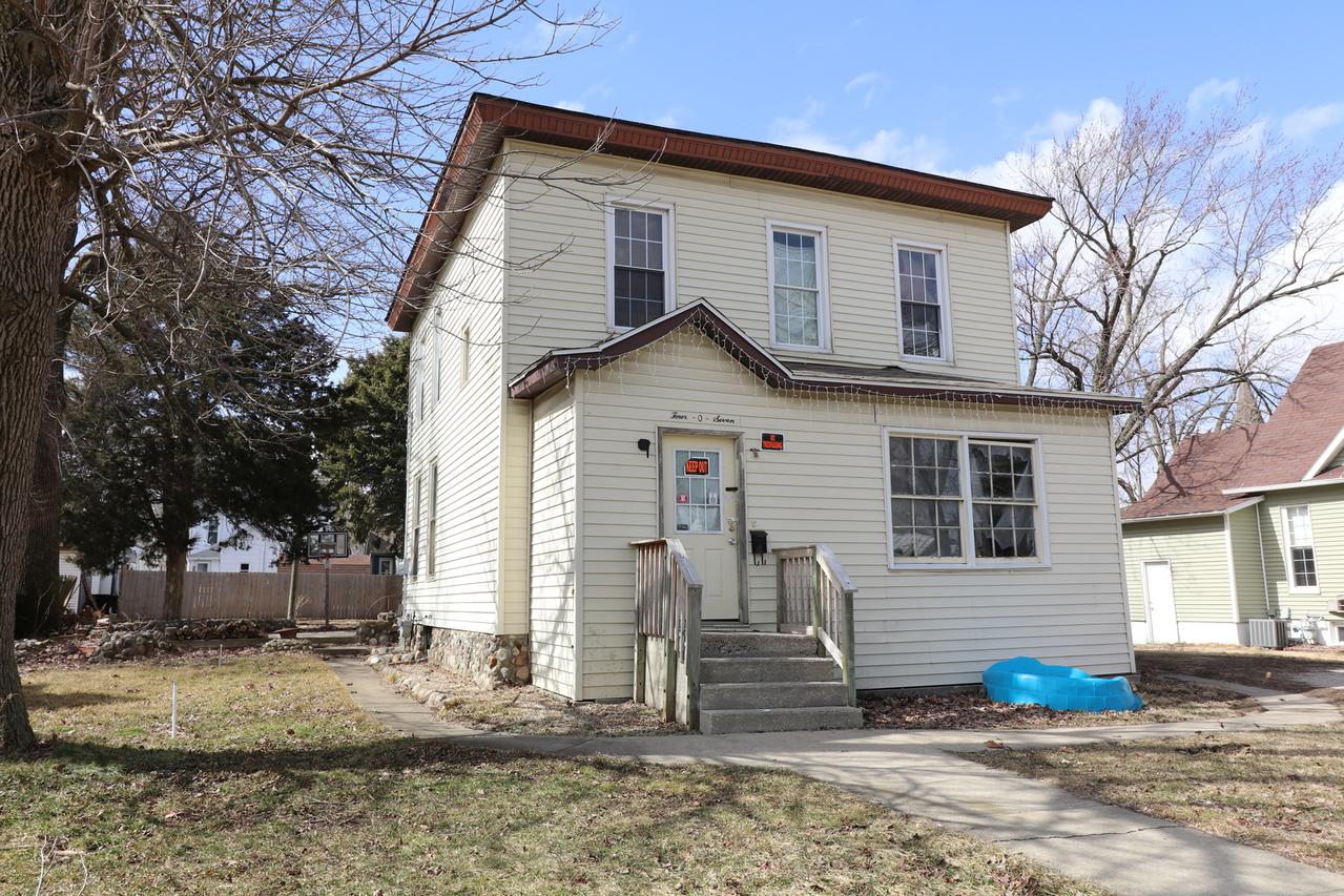 407 N Madison St., Clinton, IL 61727