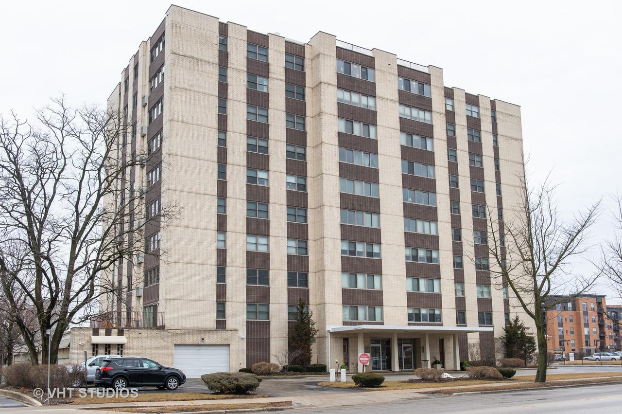 141 N La Grange Rd. #304, La Grange, IL 60525