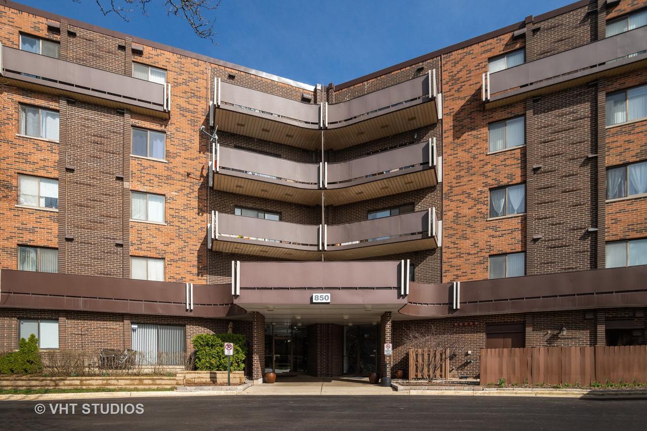 850 Wellington Ave. #513, Elk Grove Village, IL 60007