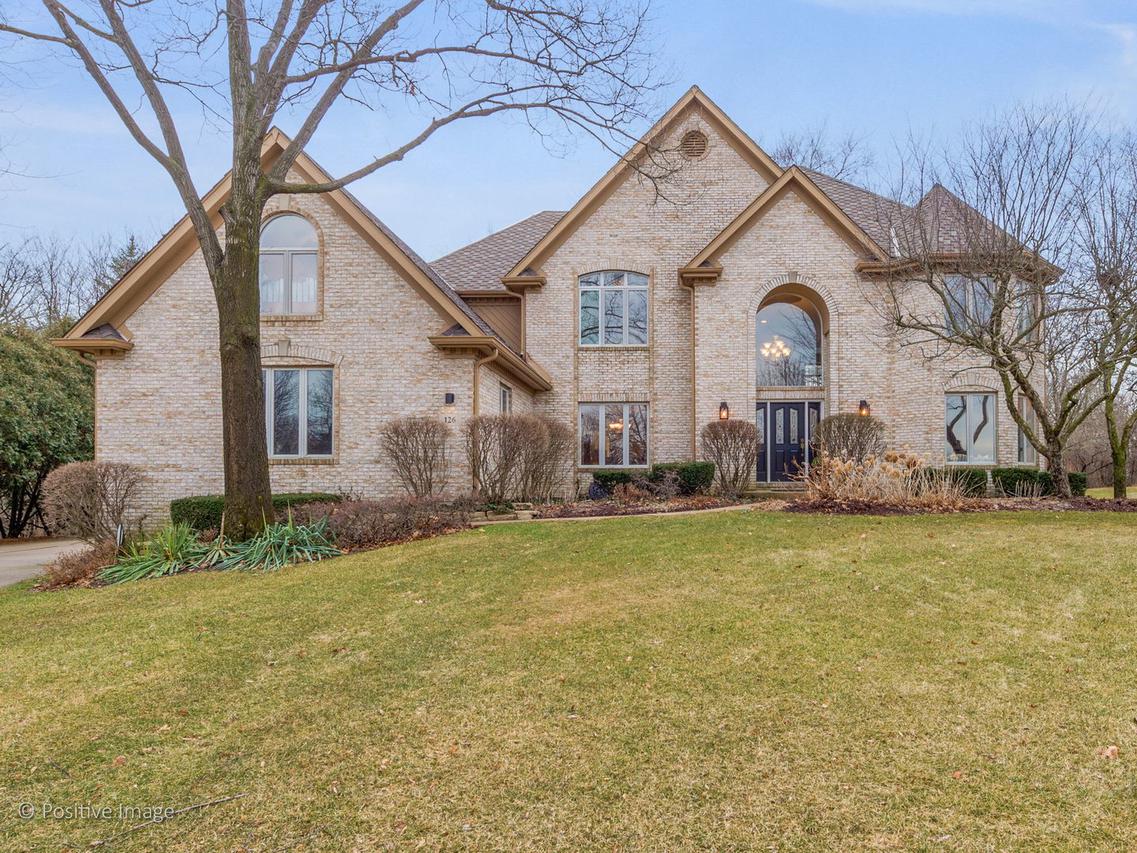 126 Circle Ridge Dr., Burr Ridge, IL 60527