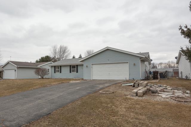 219 Surf Tr., South Beloit, IL 61080