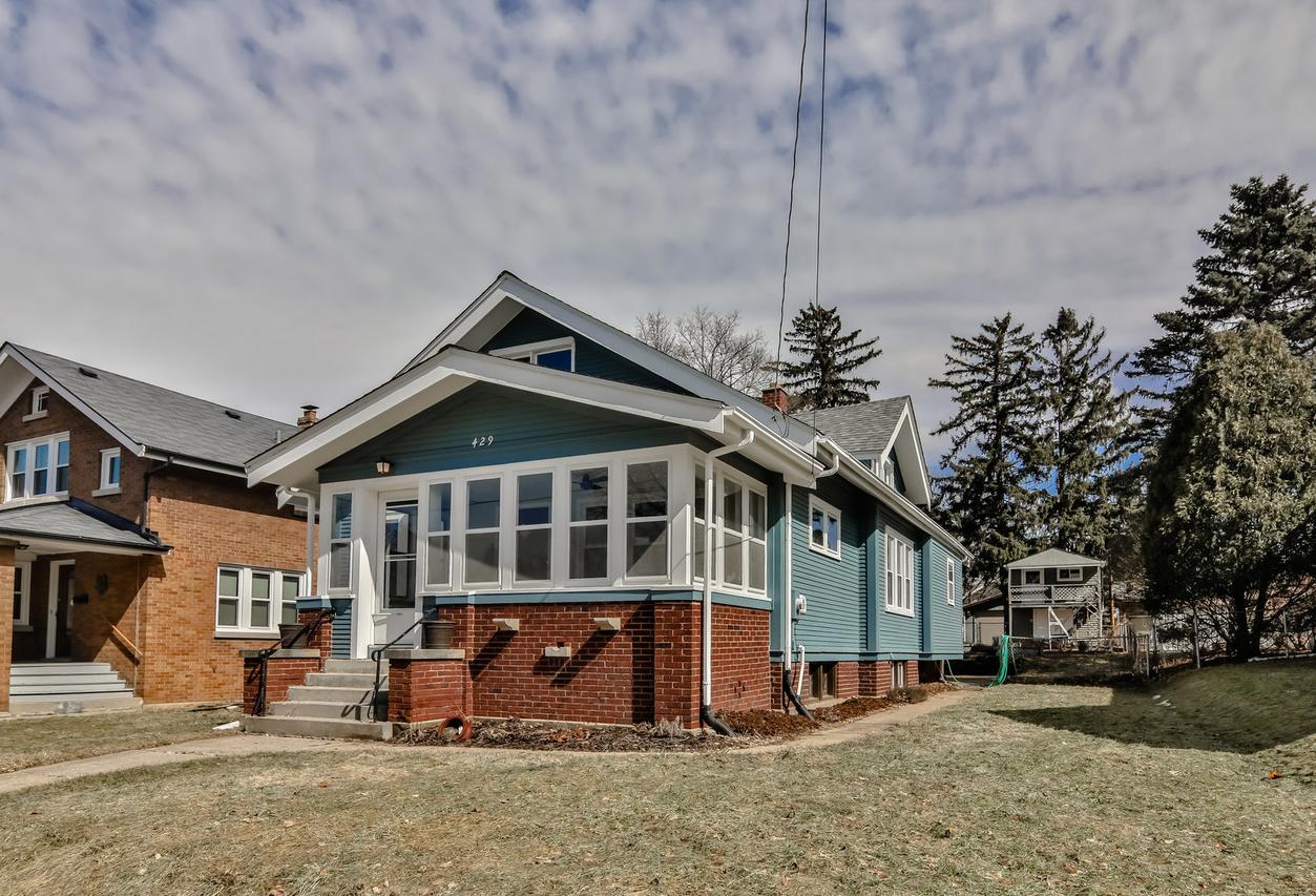 429 Paris Ave., Rockford, IL 61107