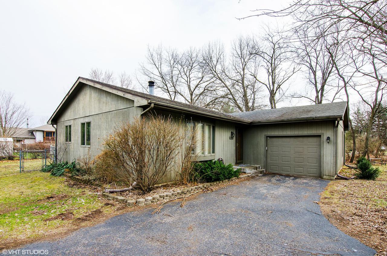 1720 Nish Rd., Crystal Lake, IL 60012