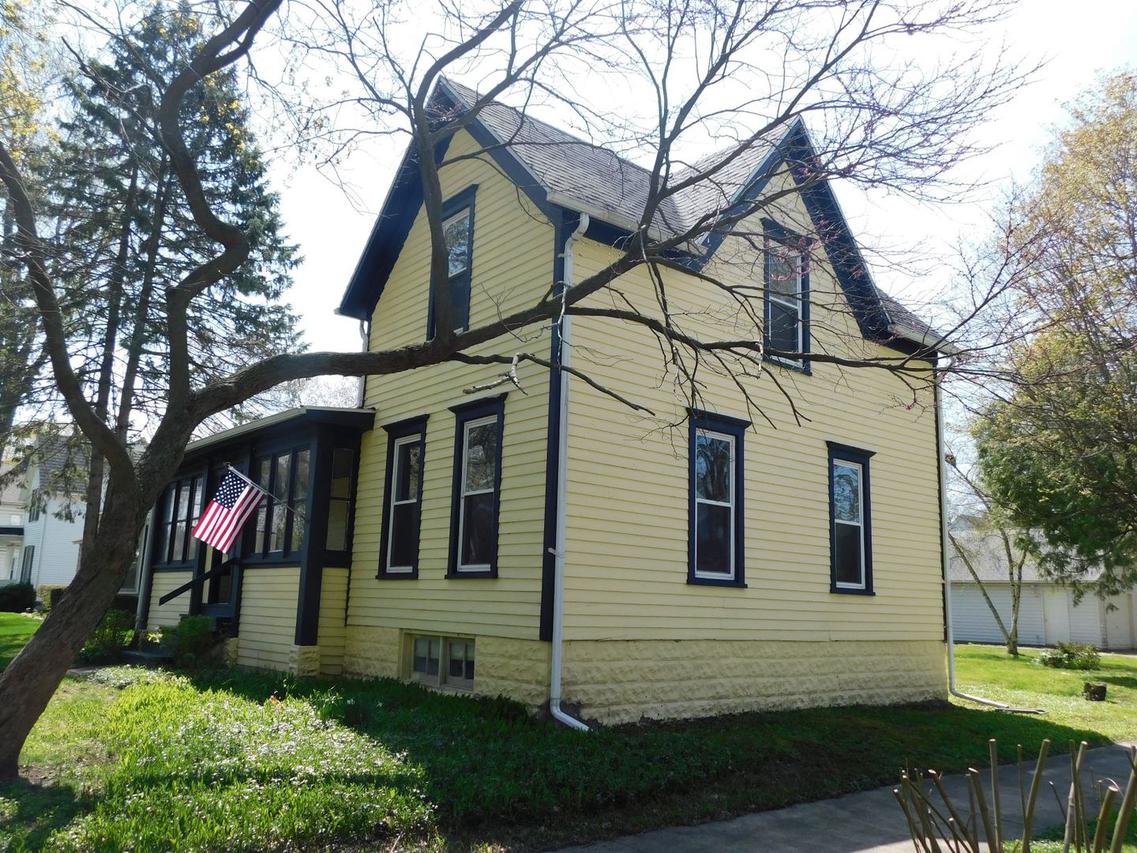 403 S 5th St., Dekalb, IL 60115
