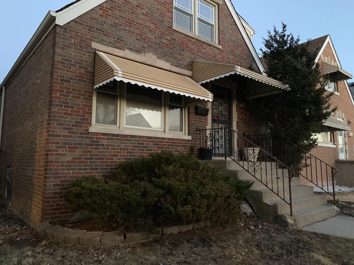 7205 S Troy St., Chicago, IL 60629