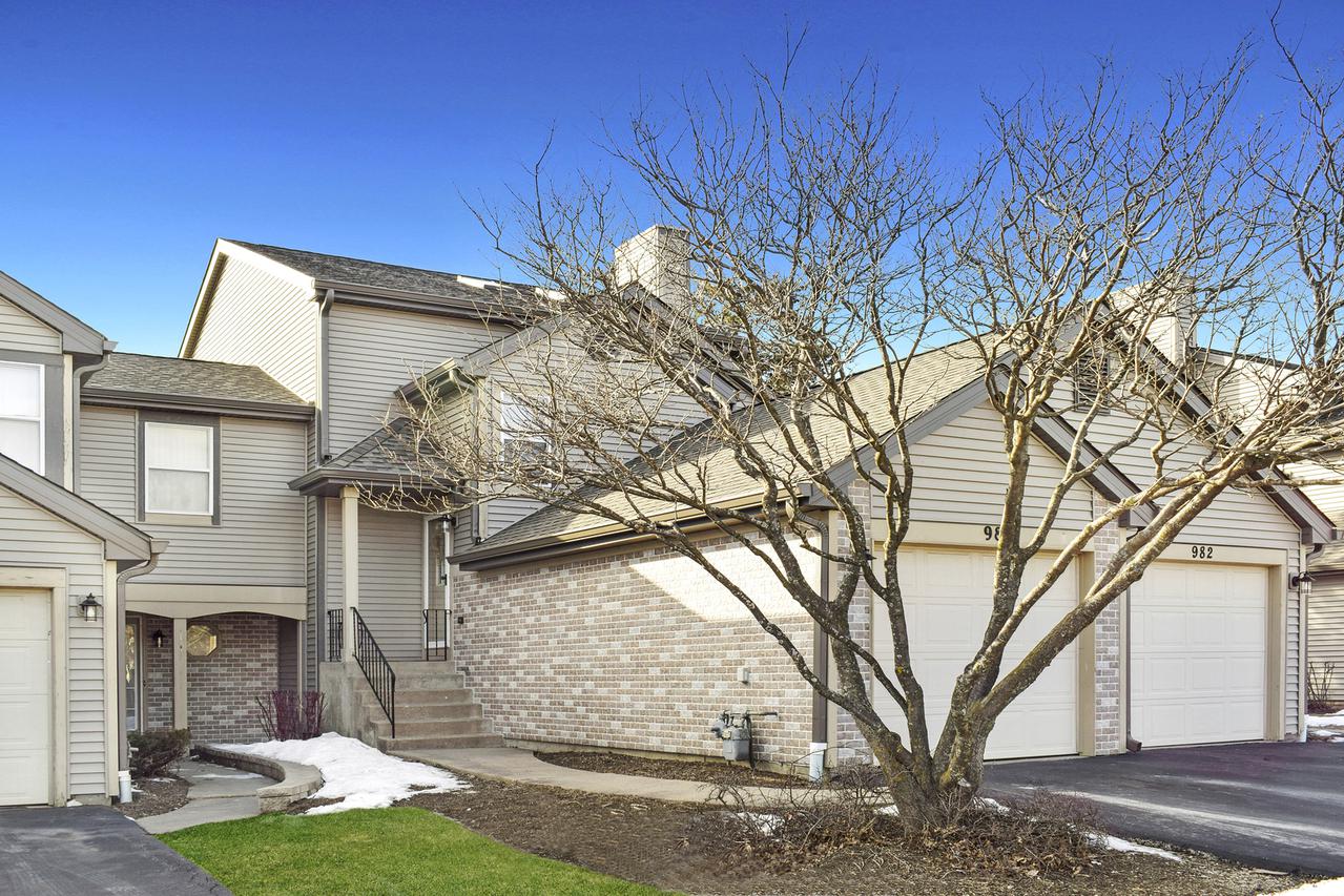 980 Butter Creek Ct., Hoffman Estates, IL 60169