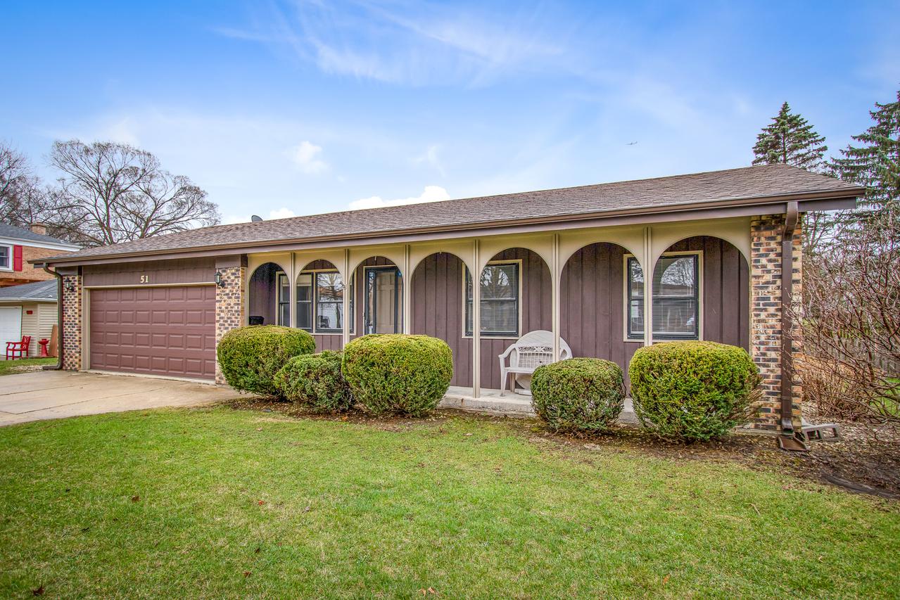51 Claria Dr., Roselle, IL 60172