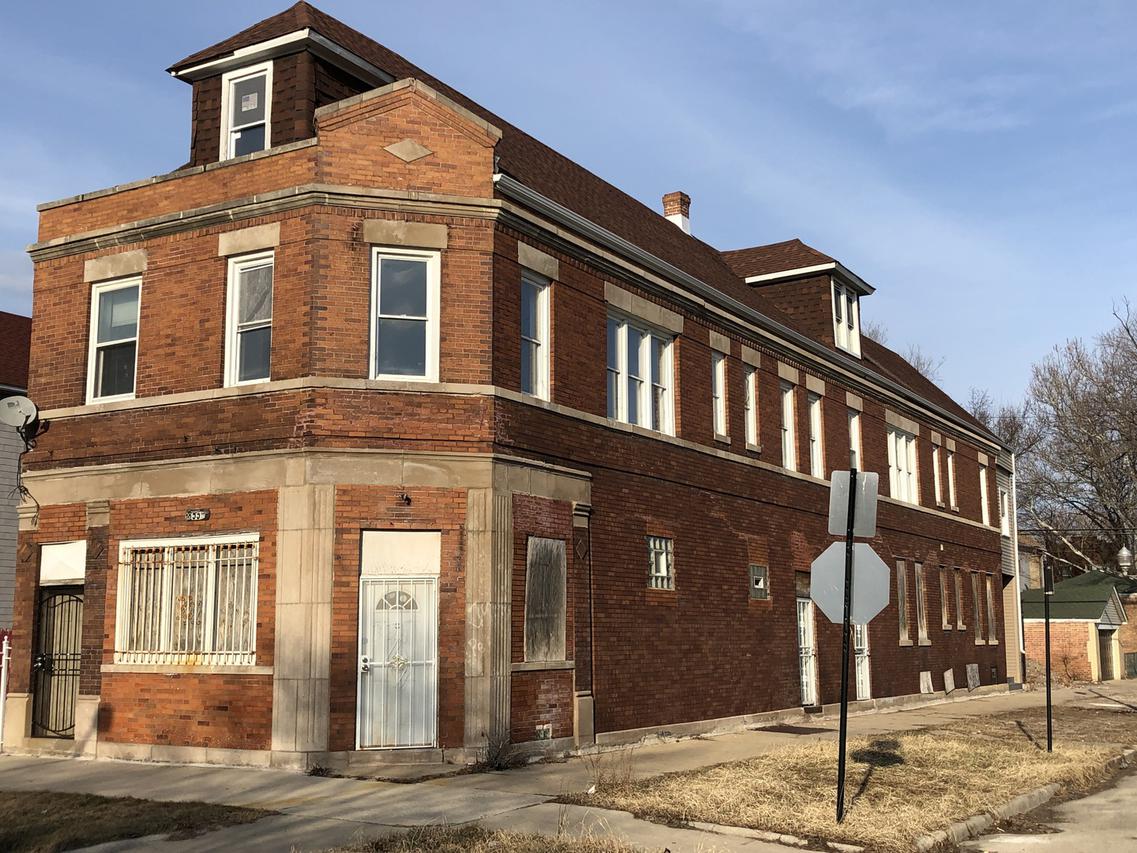 8559 S Escanaba Ave., Chicago, IL 60617