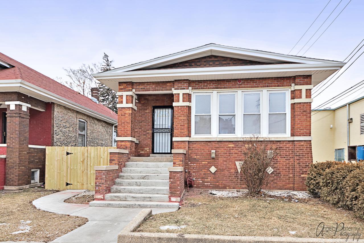 1542 N Luna Ave., Chicago, IL 60651