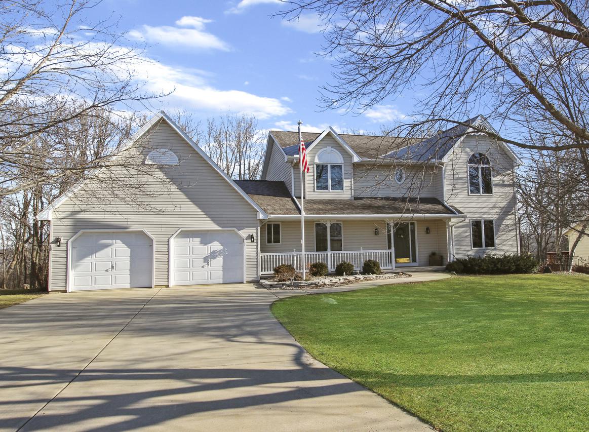 3112 W Greenfield Dr., Freeport, IL 61032