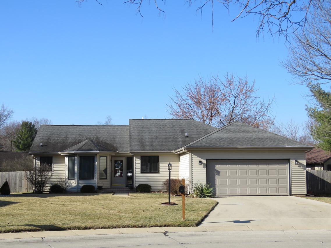 1517 Country Lake Dr., Champaign, IL 61821