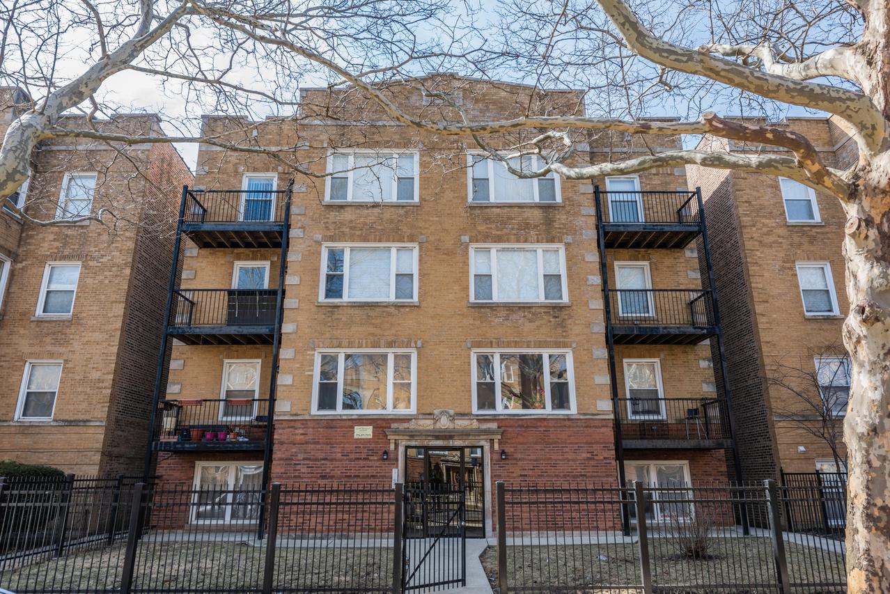 6116 N Claremont Ave. #2N, Chicago, IL 60659