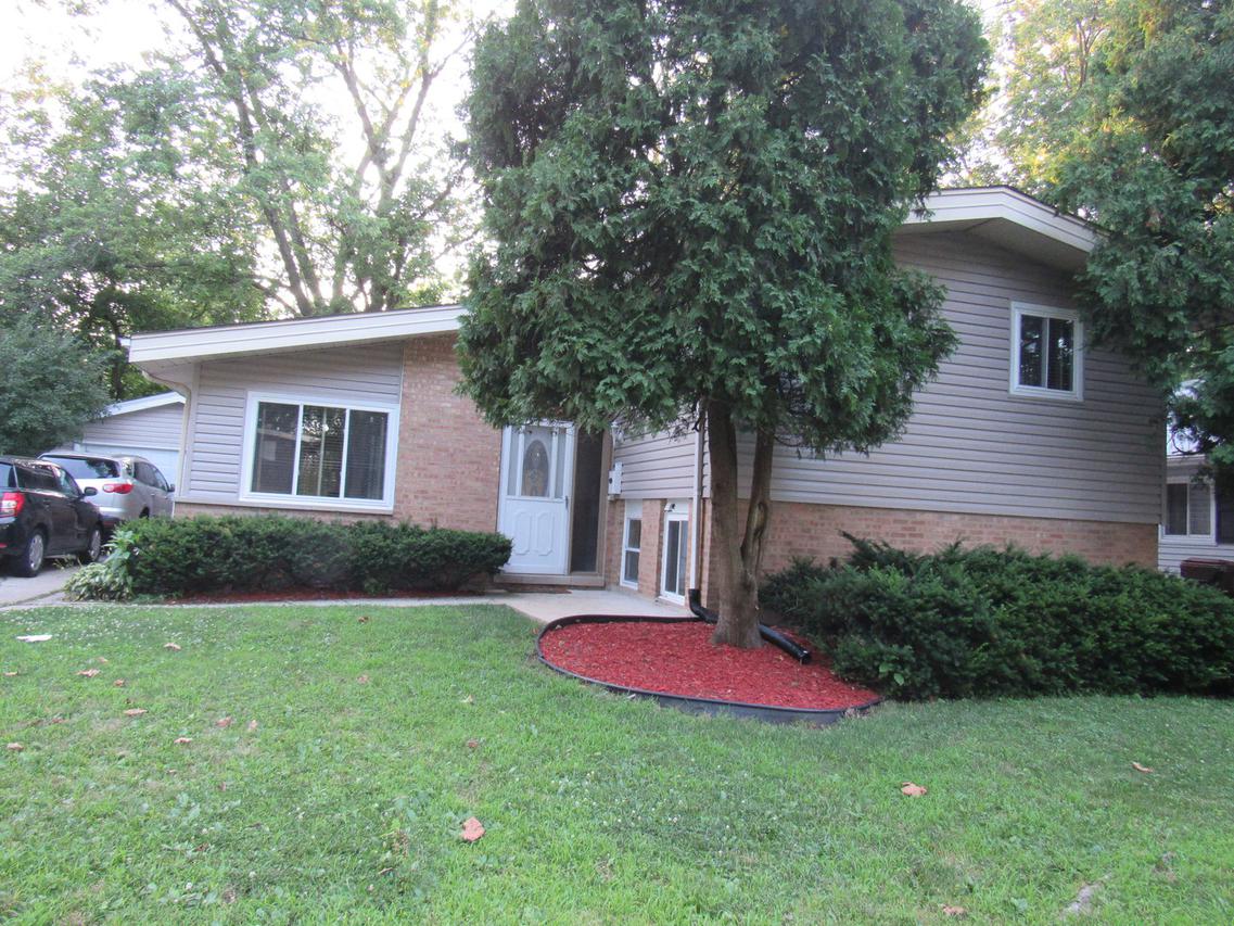 126 Warwick St., Park Forest, IL 60466