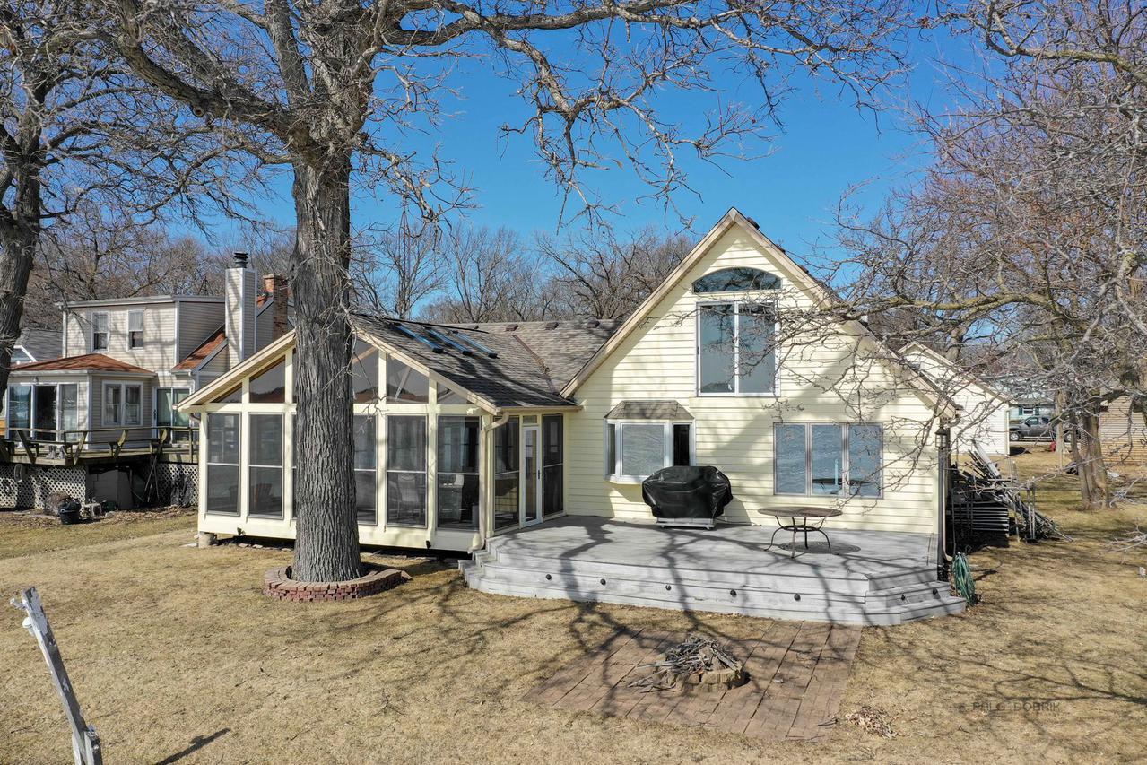 38114 N Lakeside Pl., Antioch, IL 60002