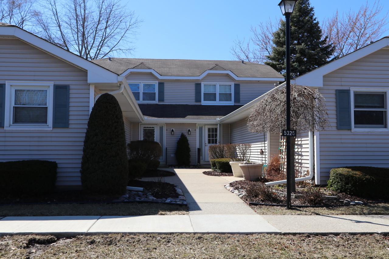 5325 Creekside Dr. #D, Oak Forest, IL 60452