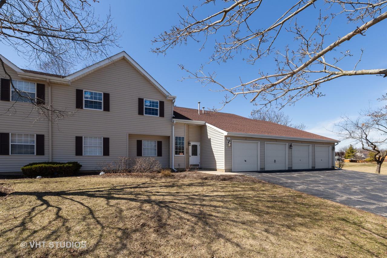 20 Gant Cir. #H, Streamwood, IL 60107