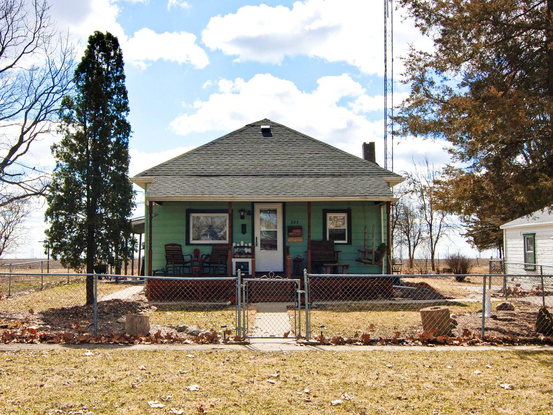 323 Emmett St., Kinsman, IL 60437