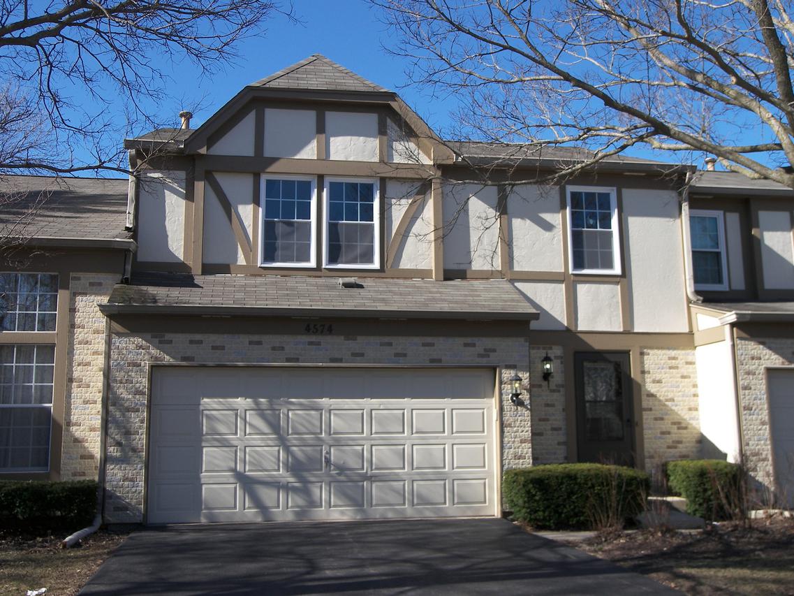4574 N Sapphire Dr., Hoffman Estates, IL 60192
