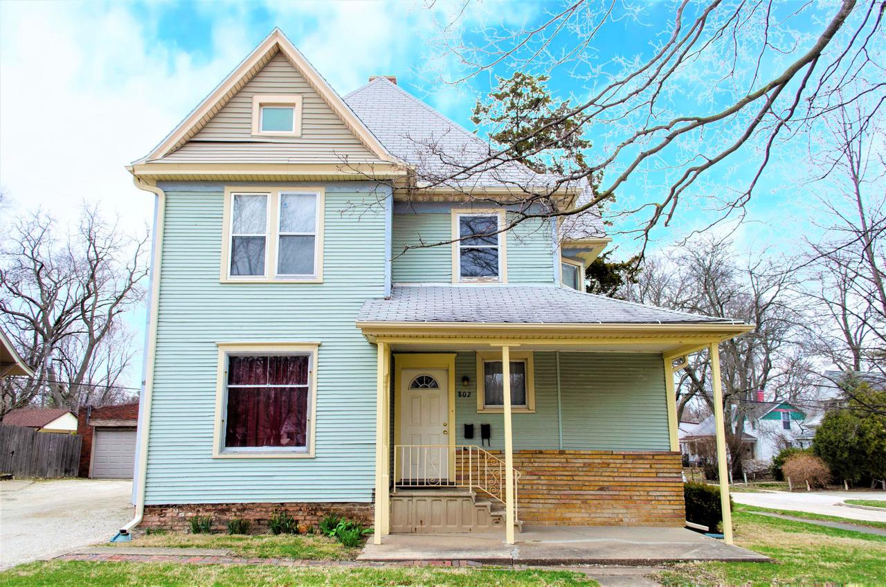 802 W Springfield Ave., Champaign, IL 61820