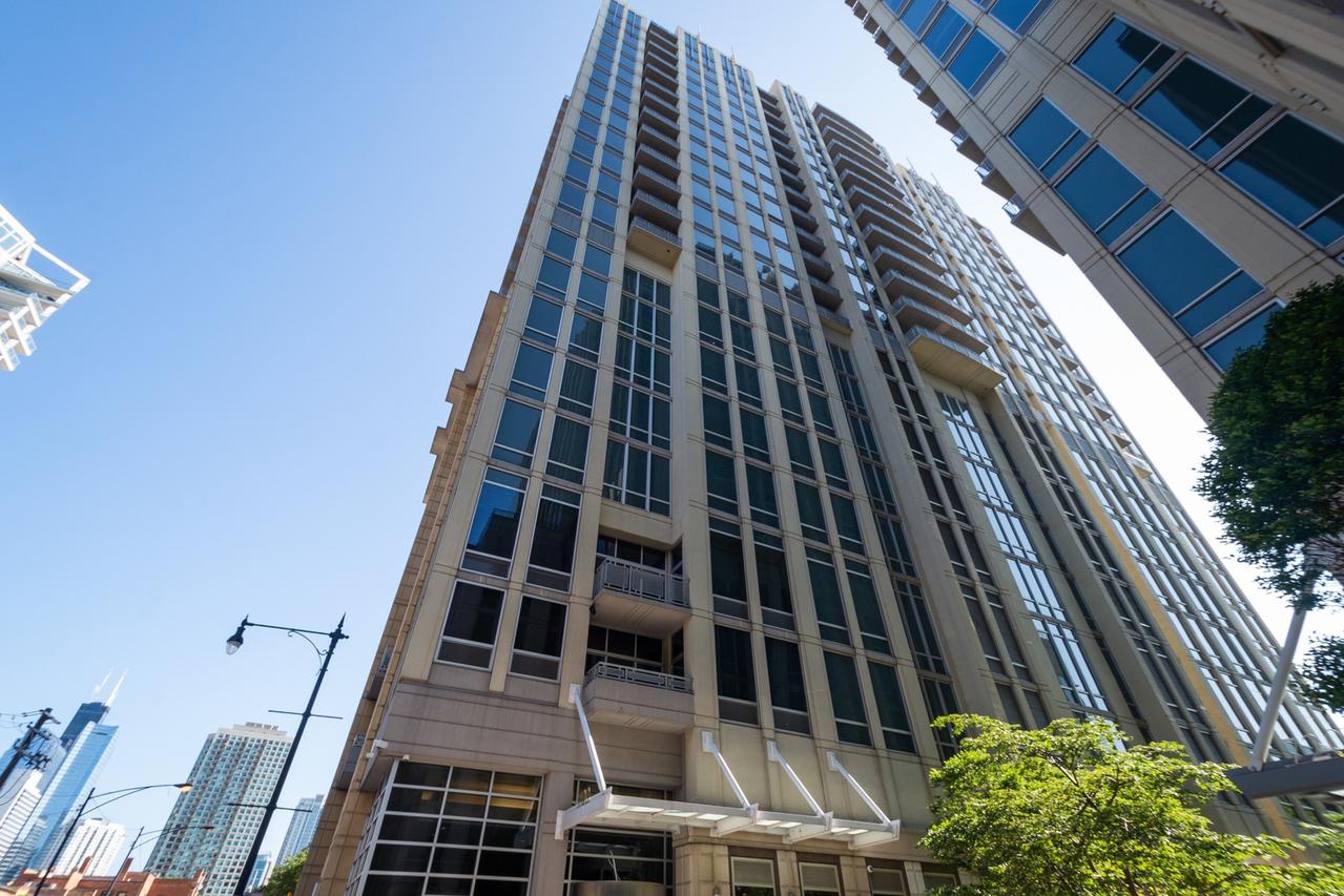 700 N Larrabee St. #1115, Chicago, IL 60654