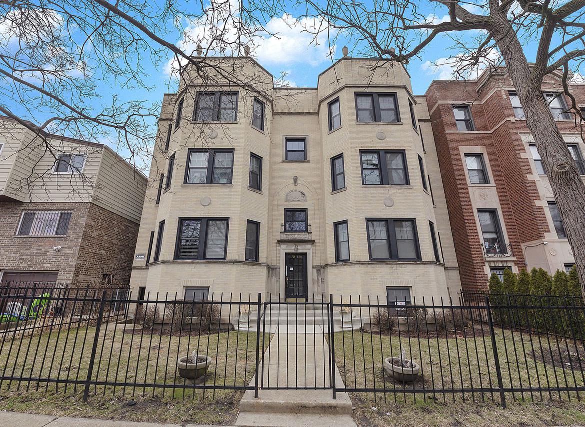1718 W Estes Ave. #3W, Chicago, IL 60626