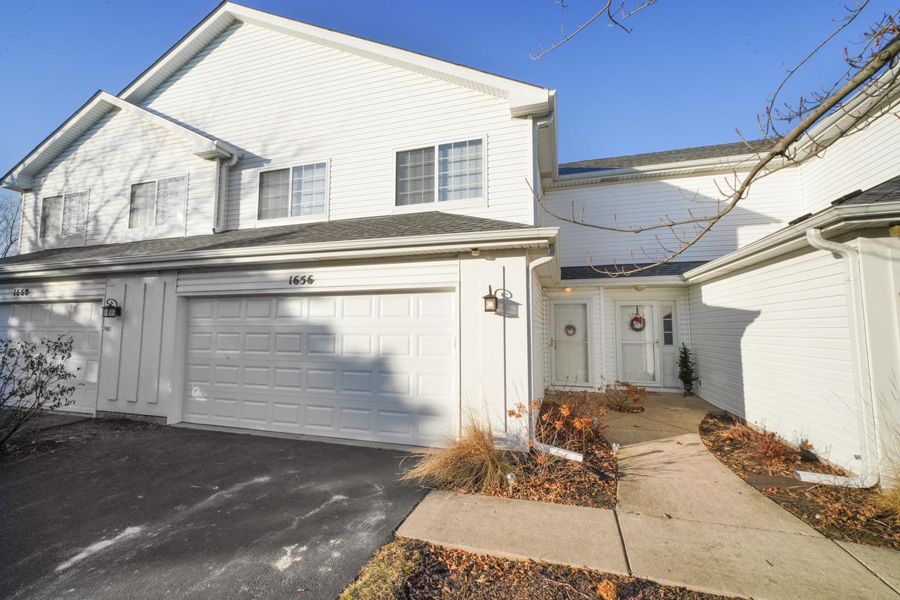 1656 Abington Ln., North Aurora, IL 60542