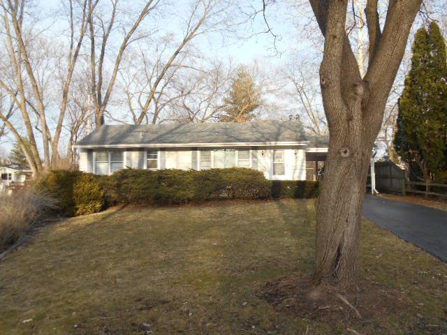 831 Elm Ave., Geneva, IL 60134