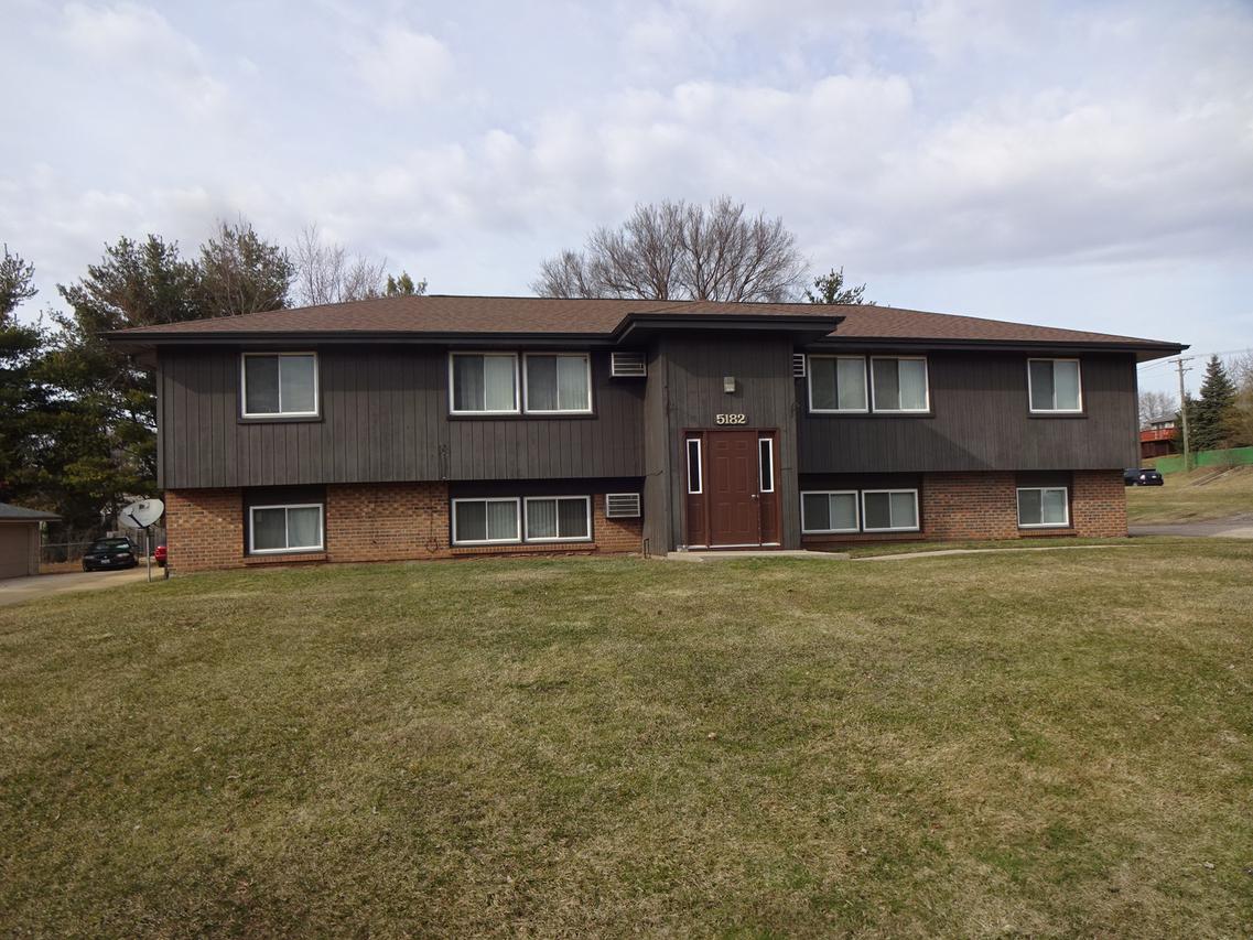 5182 Seaton Hall Dr., Machesney Park, IL 61115
