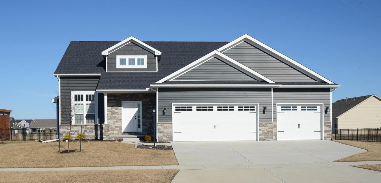 1414 Winterberry Dr., Savoy, IL 61874