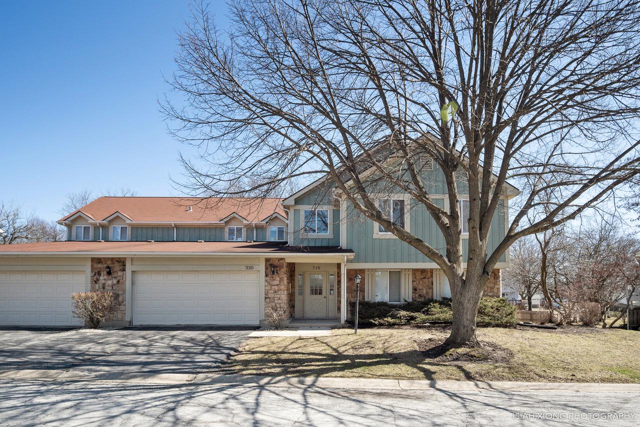 330 Springlake Ln. #C, Aurora, IL 60504