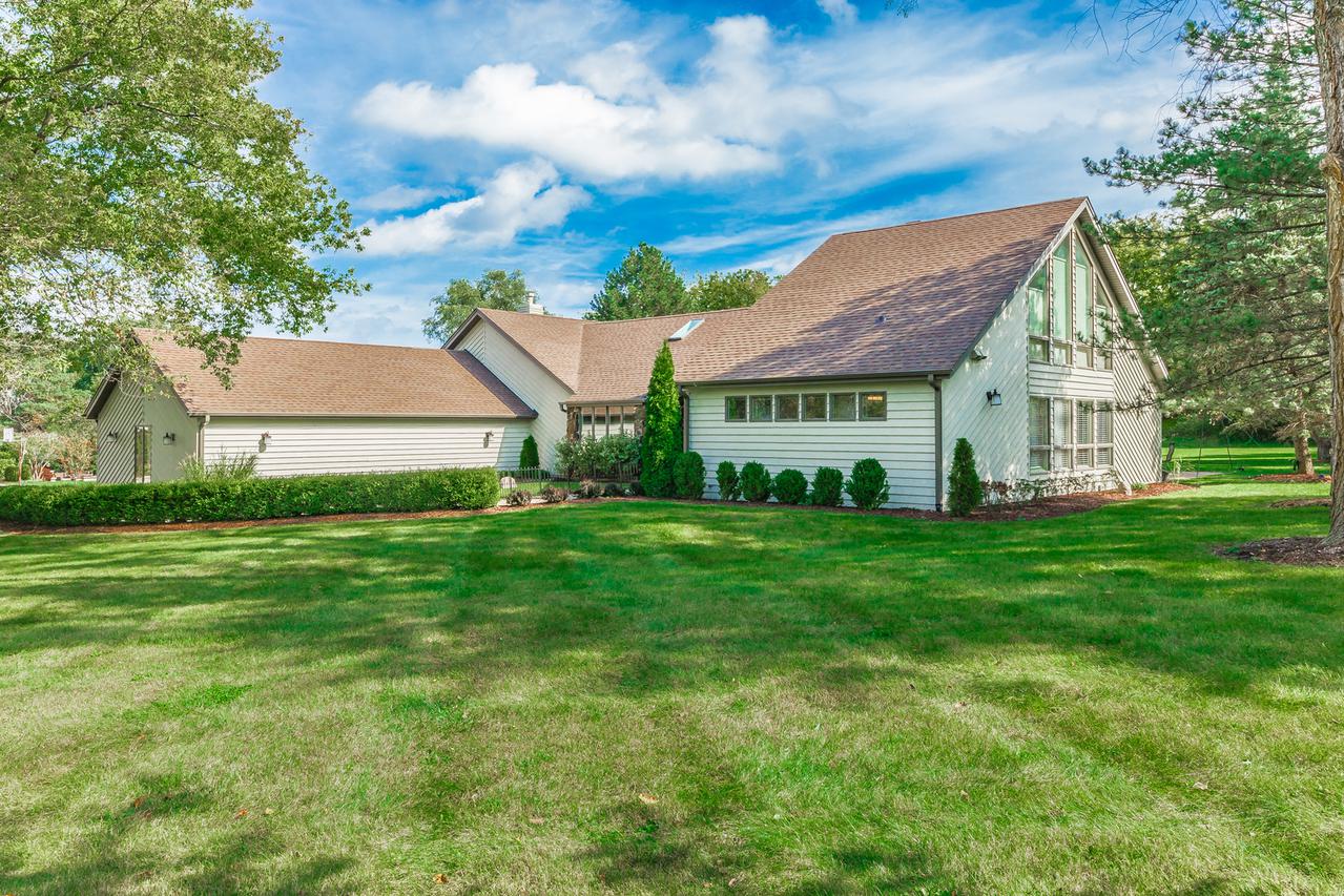 62 Overbrook Rd., South Barrington, IL 60010