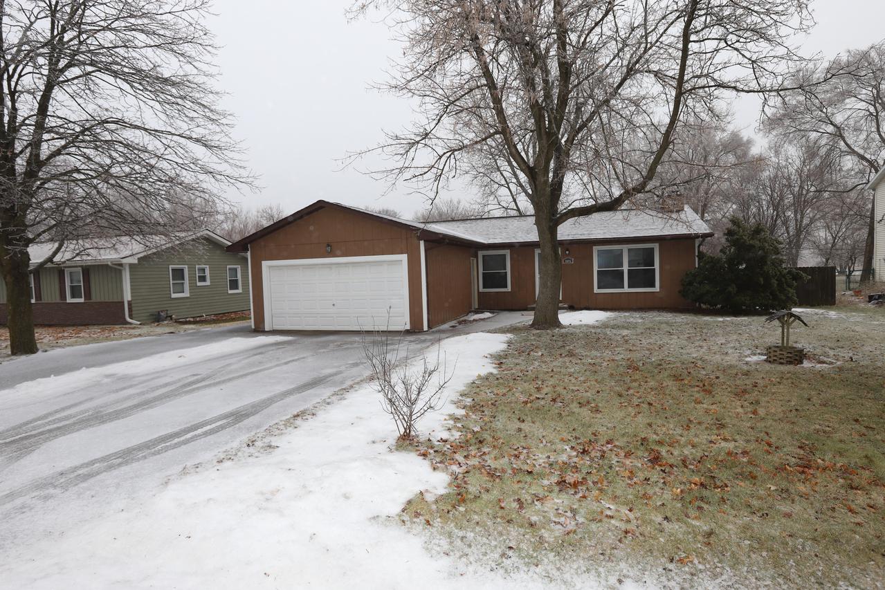 7606 Lucy Dr., Wonder Lake, IL 60097