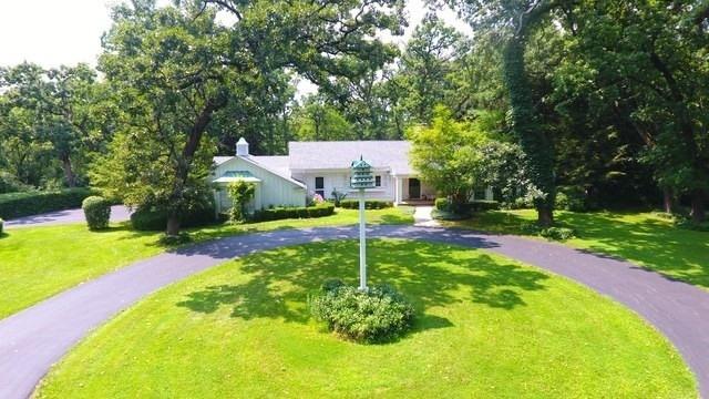 70 Old Hart Rd., Barrington Hills, IL 60010